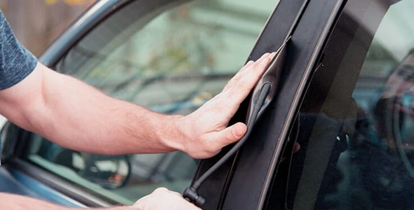 Quick roadside assistance for dead vehicle batteries.