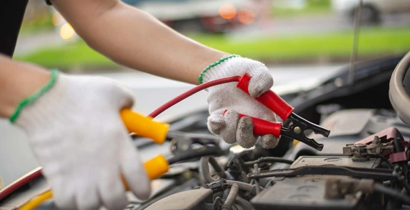 24/7 emergency jump start service to get your vehicle running.