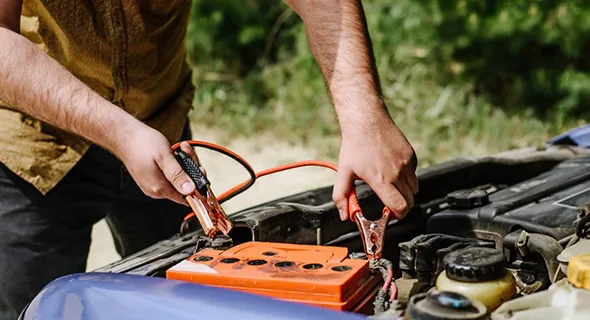 Quick and efficient battery jump start service for stranded drivers.