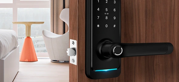 Seamless smart lock installation service for enhanced security and convenience.