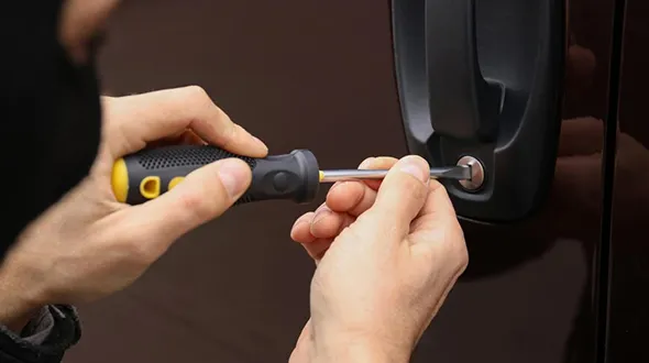 Expert locksmith specializing in transponder key programming and key fob replacement.